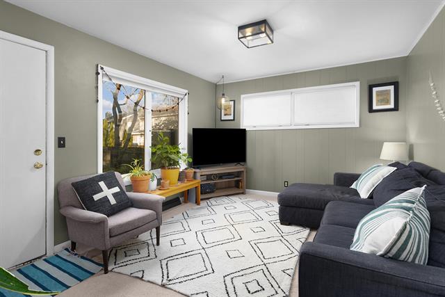 Builiding view nine for 1353 Pinecrest, Grand Rapids, MI. 49506