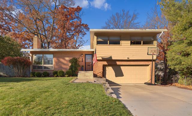 Builiding view one for 1353 Pinecrest, Grand Rapids, MI. 49506