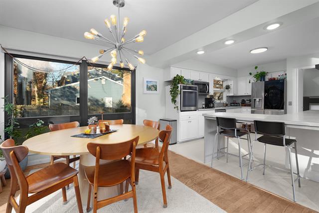 Builiding view six for 1353 Pinecrest, Grand Rapids, MI. 49506