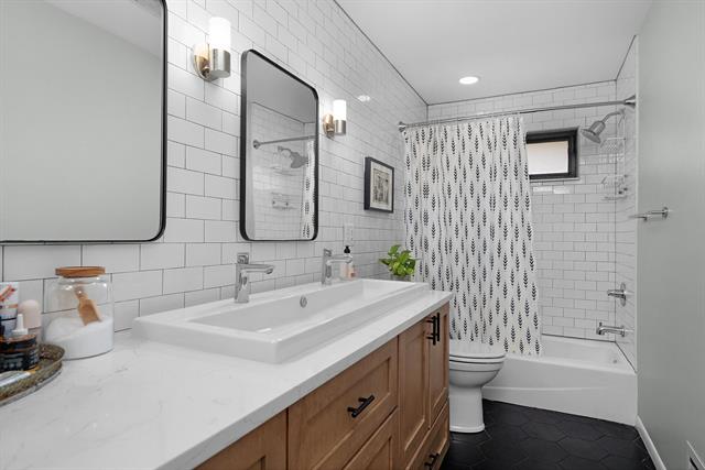 Builiding view twelve for 1353 Pinecrest, Grand Rapids, MI. 49506