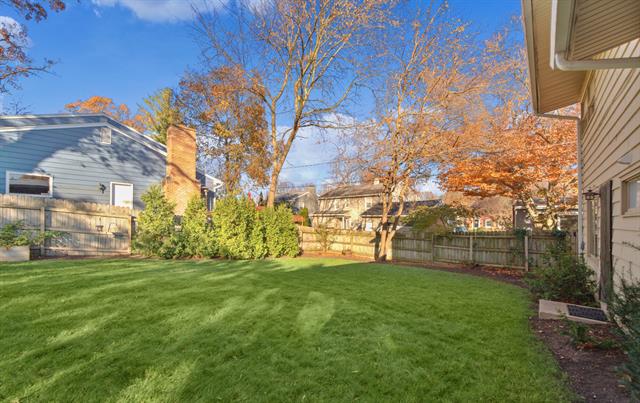 Builiding view twenty five for 1353 Pinecrest, Grand Rapids, MI. 49506