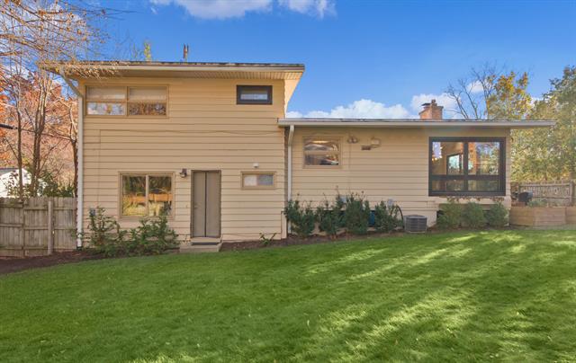 Builiding view twenty four for 1353 Pinecrest, Grand Rapids, MI. 49506