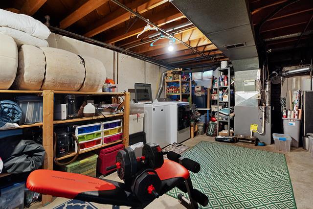 Builiding view twenty one for 1353 Pinecrest, Grand Rapids, MI. 49506