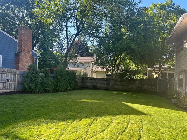 Builiding view twenty seven for 1353 Pinecrest, Grand Rapids, MI. 49506