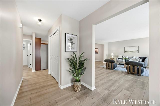 Builiding view eight for 4025 Timberland, Grand Rapids, MI. 49508