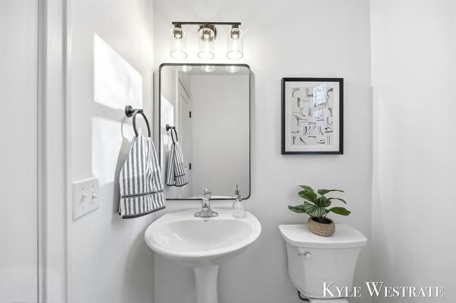 Builiding view eighteen for 4025 Timberland, Grand Rapids, MI. 49508