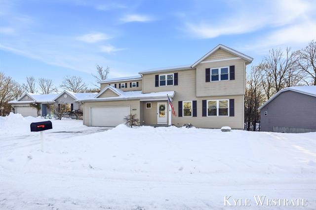 Builiding view four for 4025 Timberland, Grand Rapids, MI. 49508