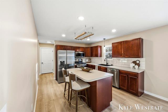 Builiding view fourteen for 4025 Timberland, Grand Rapids, MI. 49508