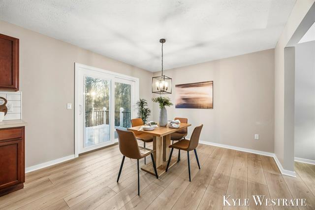 Builiding view ten for 4025 Timberland, Grand Rapids, MI. 49508