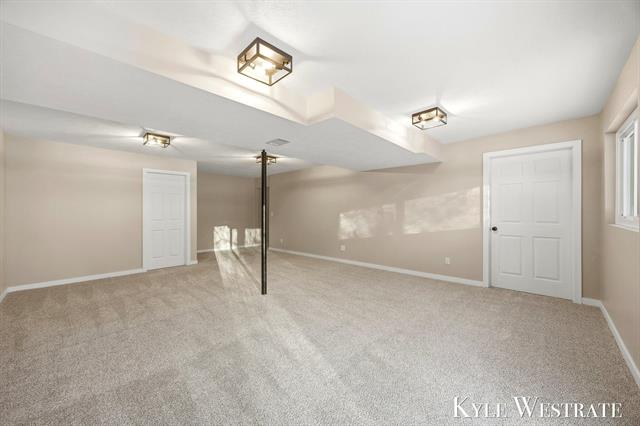 Builiding view thirty five for 4025 Timberland, Grand Rapids, MI. 49508