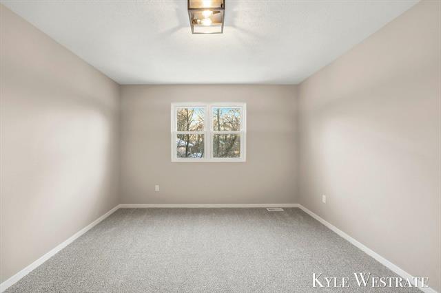 Builiding view twenty five for 4025 Timberland, Grand Rapids, MI. 49508