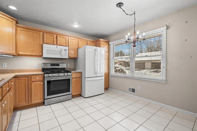 Builiding view four for 5823 Wood Valley, Kalamazoo, MI. 49009