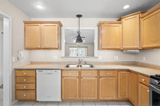 Builiding view six for 5823 Wood Valley, Kalamazoo, MI. 49009