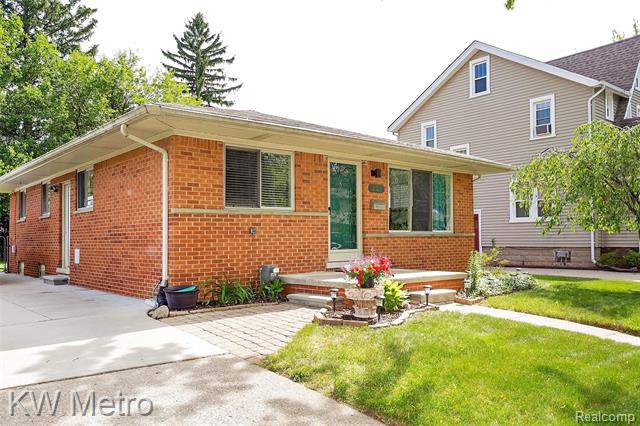 front view for 232 E Windemere Ave, Royal Oak, Mi. 48073