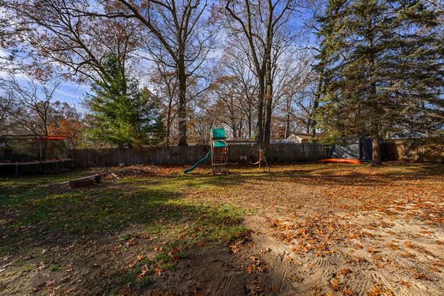 Builiding view five for 1325 Sumac, Muskegon, MI. 49445