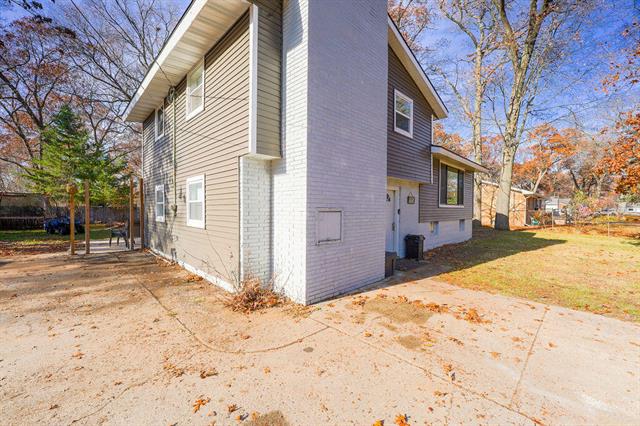 Builiding view three for 1325 Sumac, Muskegon, MI. 49445