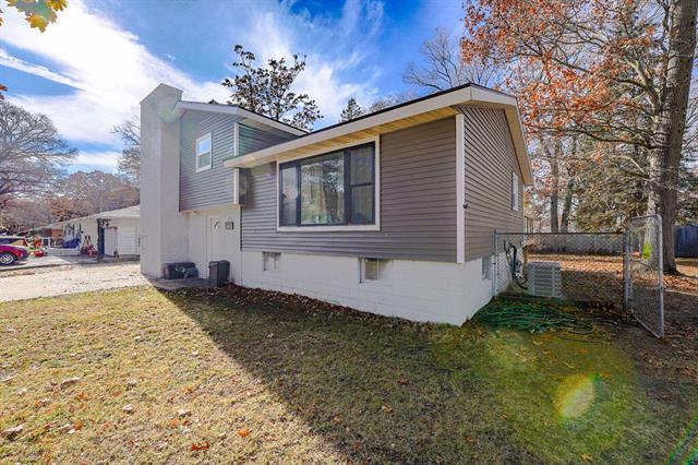 Builiding view two for 1325 Sumac, Muskegon, MI. 49445