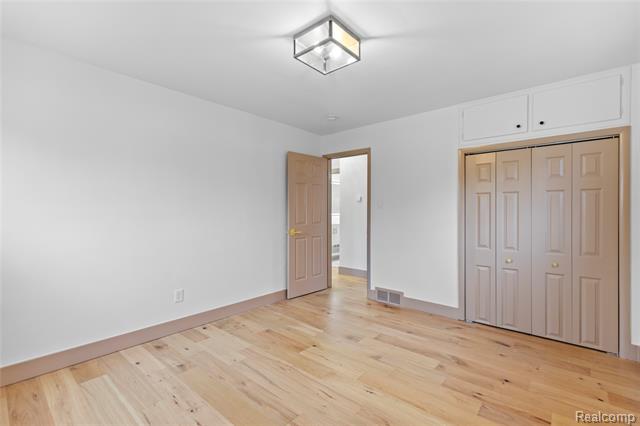 Builiding view fifteen for 3608 , Royal Oak, MI. 48073