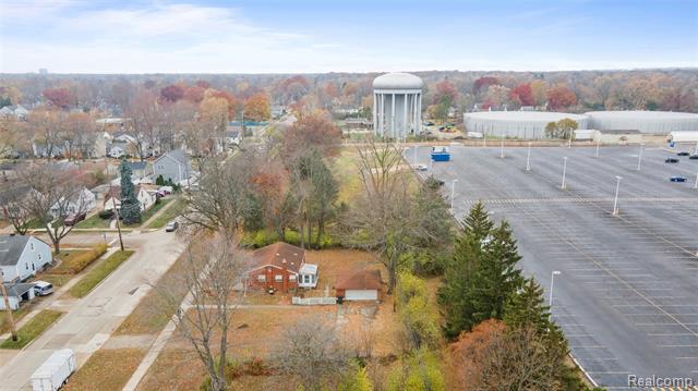 Builiding view forty four for 3608 , Royal Oak, MI. 48073