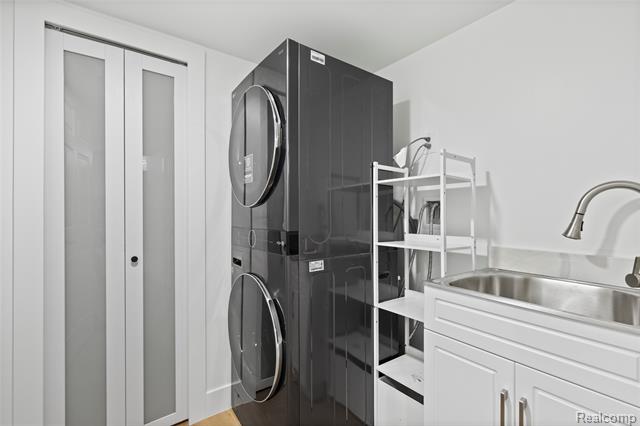 Builiding view twenty five for 3608 , Royal Oak, MI. 48073