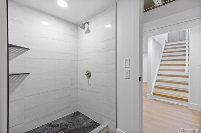 Builiding view twenty four for 3608 , Royal Oak, MI. 48073