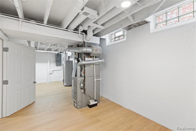 Builiding view twenty one for 3608 , Royal Oak, MI. 48073