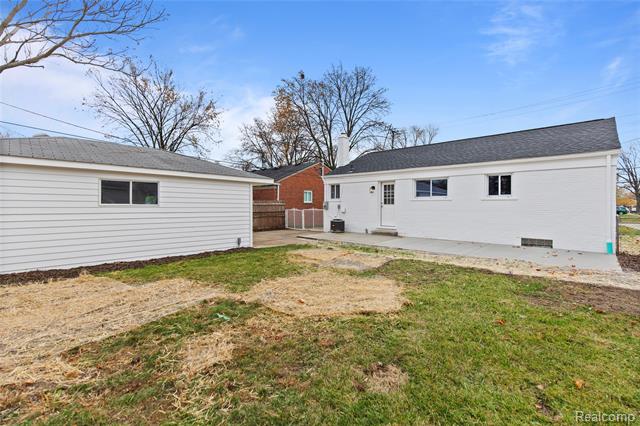 Builiding view twenty seven for 3608 , Royal Oak, MI. 48073