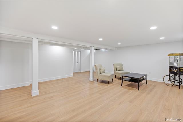 Builiding view twenty for 3608 , Royal Oak, MI. 48073