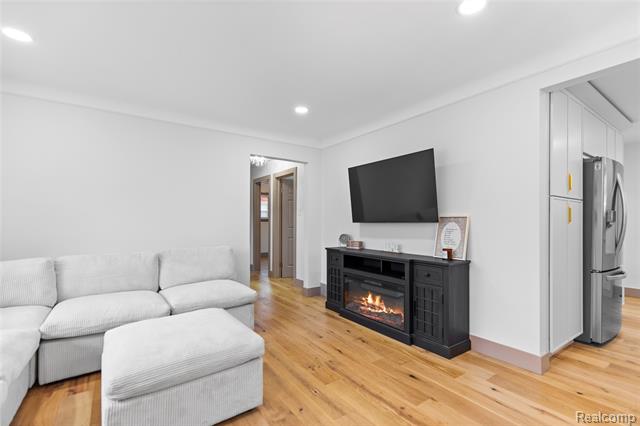 Builiding view two for 3608 , Royal Oak, MI. 48073