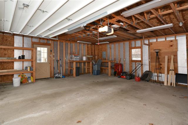 Builiding view eighteen for 9247 Oakland, Portage, MI. 49024