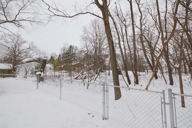 Builiding view twenty one for 9247 Oakland, Portage, MI. 49024