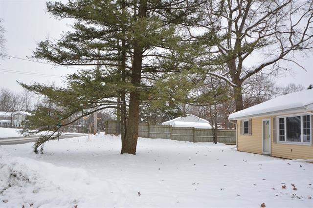 Builiding view twenty three for 9247 Oakland, Portage, MI. 49024