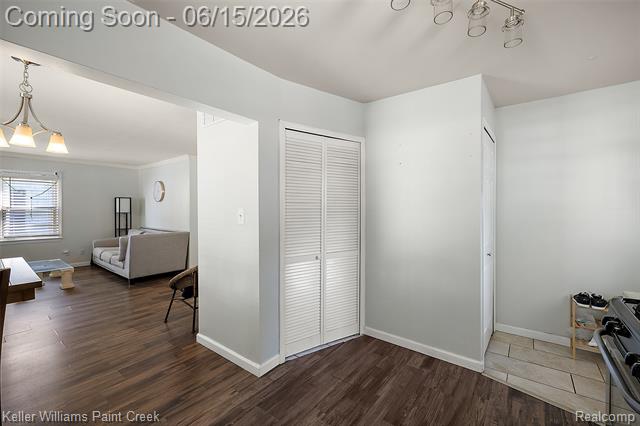 Builiding view fourteen for 608 E Windemere, Royal Oak, MI. 48073