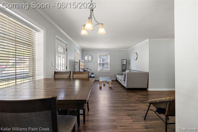 Builiding view ten for 608 E Windemere, Royal Oak, MI. 48073