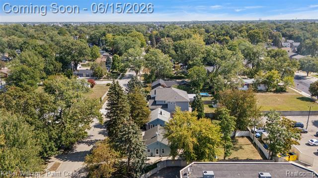 Builiding view thirty five for 608 E Windemere, Royal Oak, MI. 48073