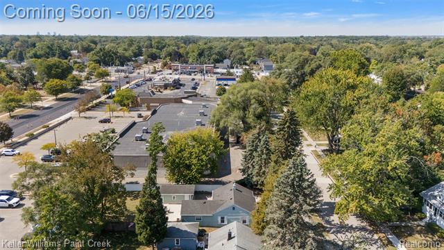 Builiding view thirty nine for 608 E Windemere, Royal Oak, MI. 48073