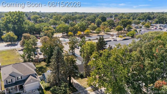 Builiding view thirty three for 608 E Windemere, Royal Oak, MI. 48073
