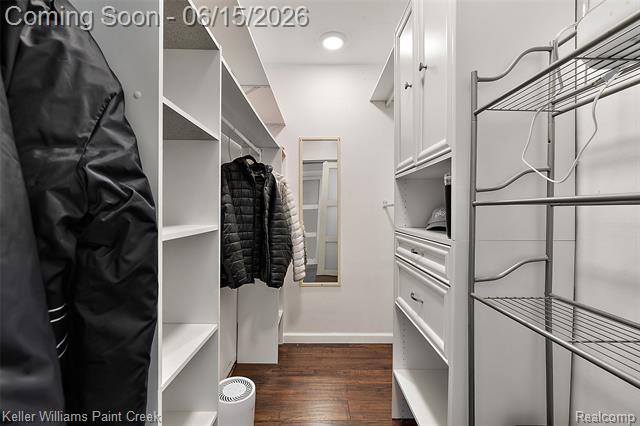 Builiding view twenty for 608 E Windemere, Royal Oak, MI. 48073