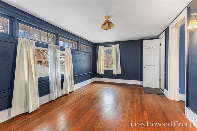 Builiding view seventeen for 326 Washington, Ionia, MI. 48846