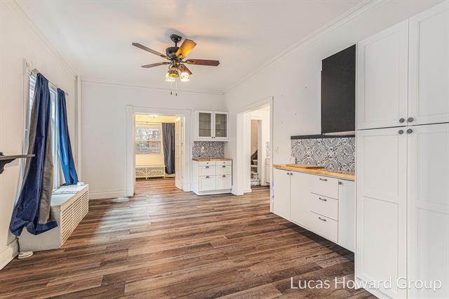 Builiding view six for 326 Washington, Ionia, MI. 48846