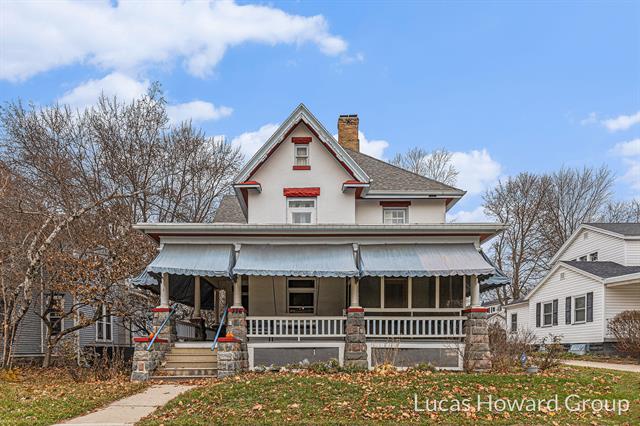 Builiding view thirty one for 326 Washington, Ionia, MI. 48846