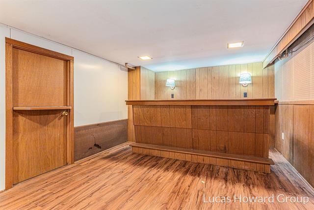 Builiding view twenty four for 326 Washington, Ionia, MI. 48846