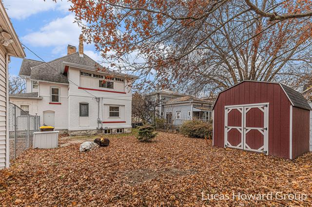 Builiding view twenty nine for 326 Washington, Ionia, MI. 48846