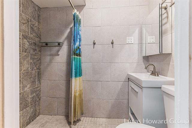 Builiding view twenty for 326 Washington, Ionia, MI. 48846