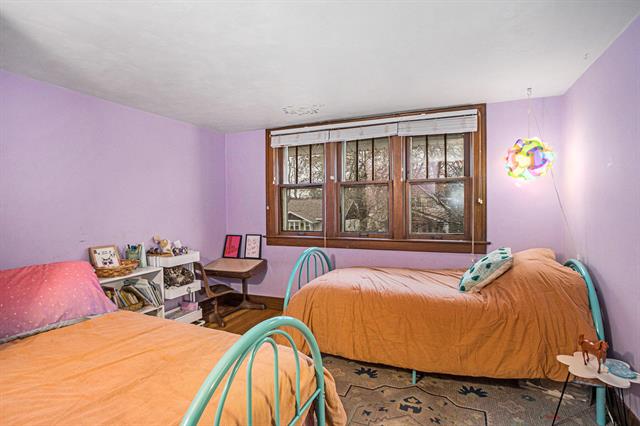 Builiding view eight for 131 20Th, Holland, MI. 49423