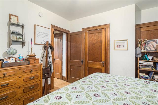 Builiding view eleven for 131 20Th, Holland, MI. 49423