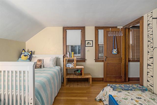 Builiding view fourteen for 131 20Th, Holland, MI. 49423