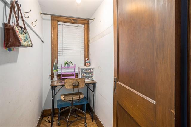 Builiding view twelve for 131 20Th, Holland, MI. 49423