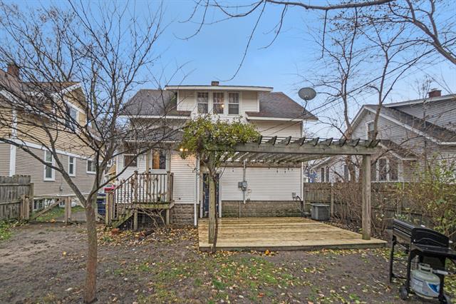 Builiding view twenty for 131 20Th, Holland, MI. 49423