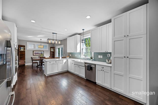 Builiding view eight for 2114 Tenway, Grand Rapids, MI. 49506